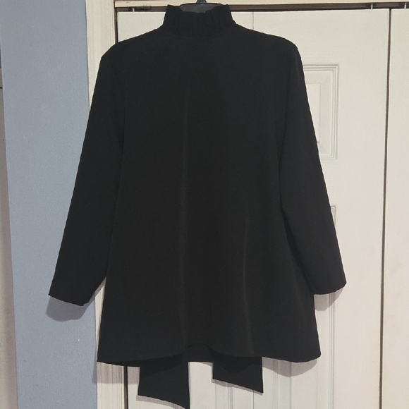 Tuckernuck Tops - Tuckernuck Black Long Sleeve Top